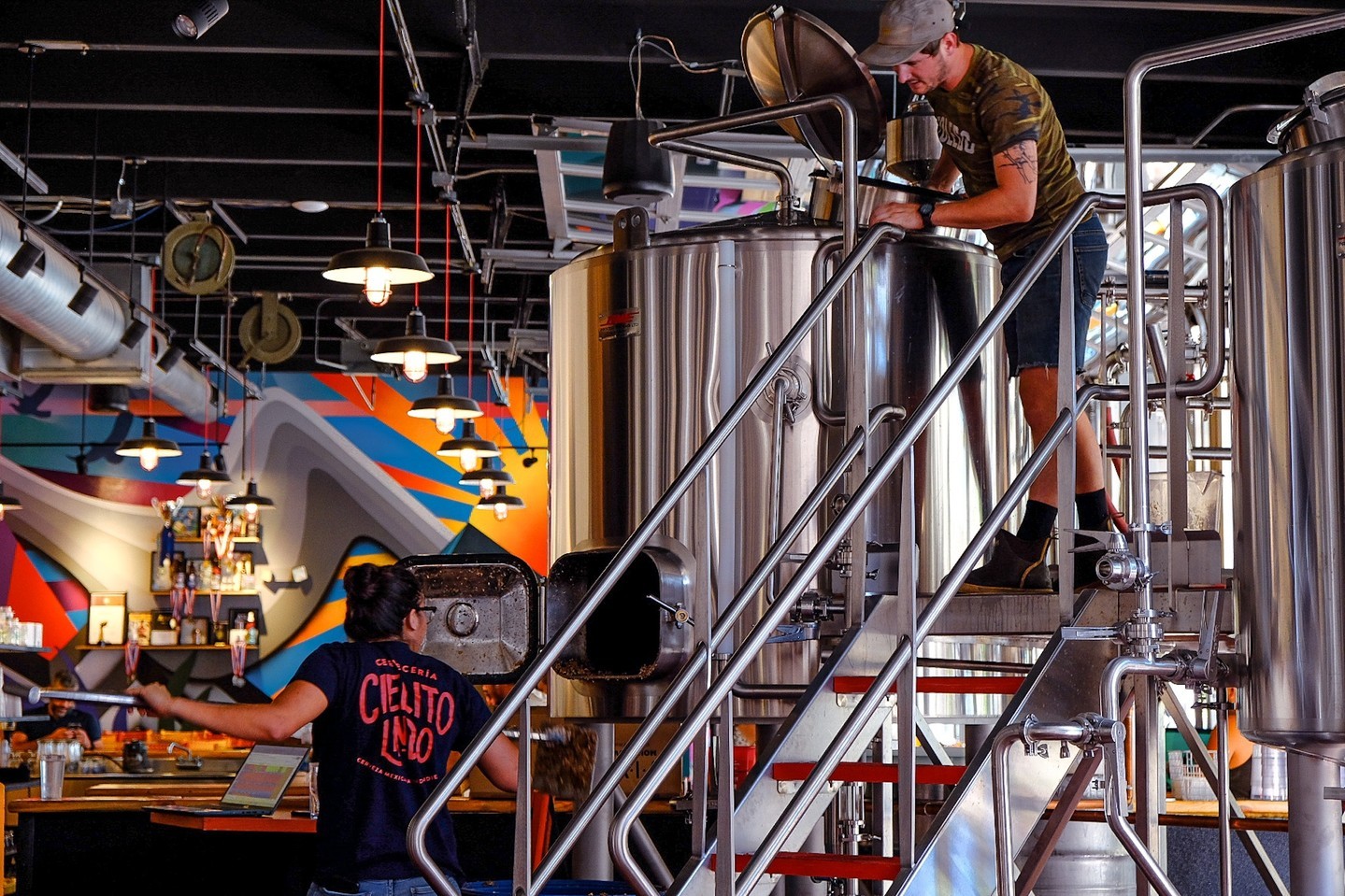 Beer is inclusive, collaborative, and celebratory. THIS SATURDAY we're honoring all of these things at the Great Mexican Beer Fiesta!Enjoy special collab brews from some of the best brewers in Mexico, including @cchercules, @crucrumx, @cerverceriacielitolindo and @cervezacaserio. This Saturday, Oct 8th from 2pm-8pmBlock Party - 1635 +1695 Platte StFree Entry. Visit the link in our bio for more information.
