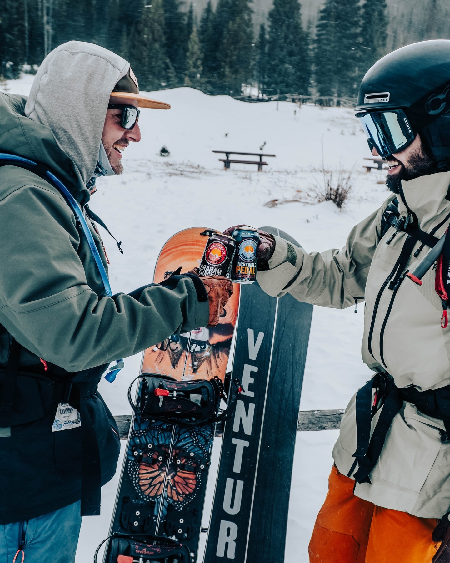 Epic vs Ikon...GO!  Regardless of where you ski or board we've got the perfect brews for all of your pre-ski, post-ski, and mid-week ski adventures!⁠⁠ Pick up a 6pk at our taprooms or at a retailer near you.⁠📸 @thehitechhippie
